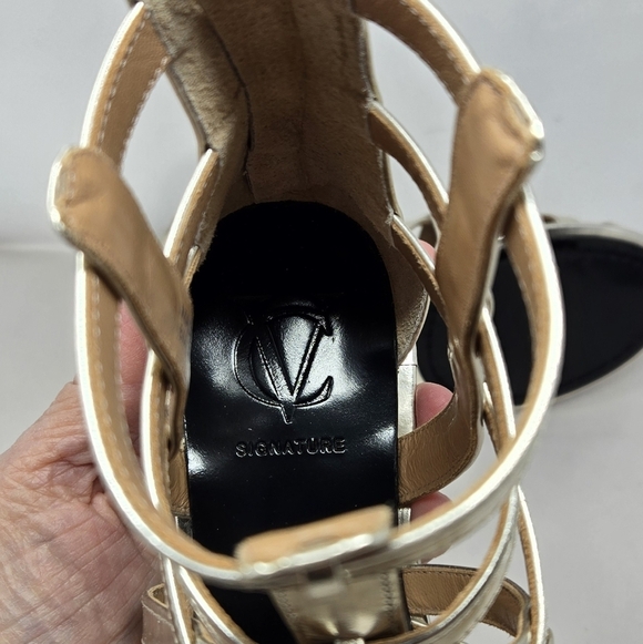 VC Signature Gladiator Silver Leather Womens Sandels Sz 8 Strappy Back Zip Women - Picture 9 of 9
